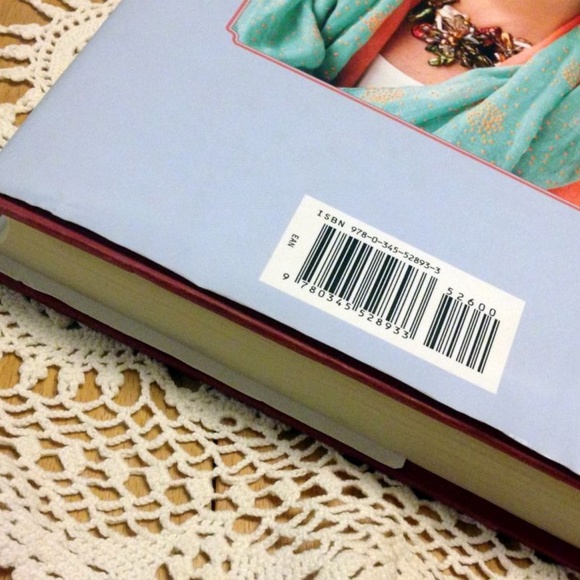 Debbie Macomber HB, Rose Harbor in Bloom - Three women healing their pasts - Picture 5 of 5